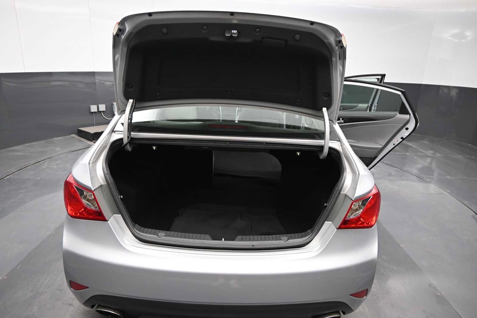 Used 2014 Hyundai Sonata SE w/ Premium Package 03 FWD image 13