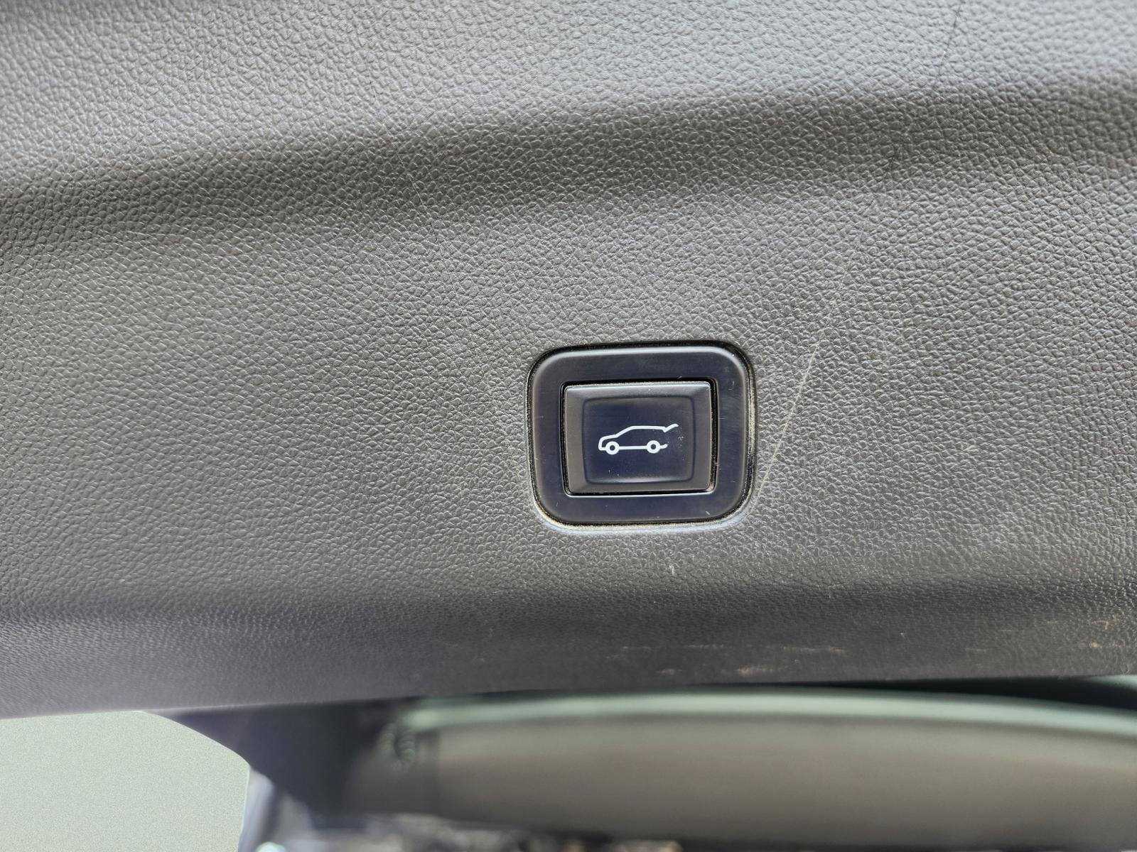 Used 2022 Chevrolet Tahoe LT w/ Luxury Package image 33