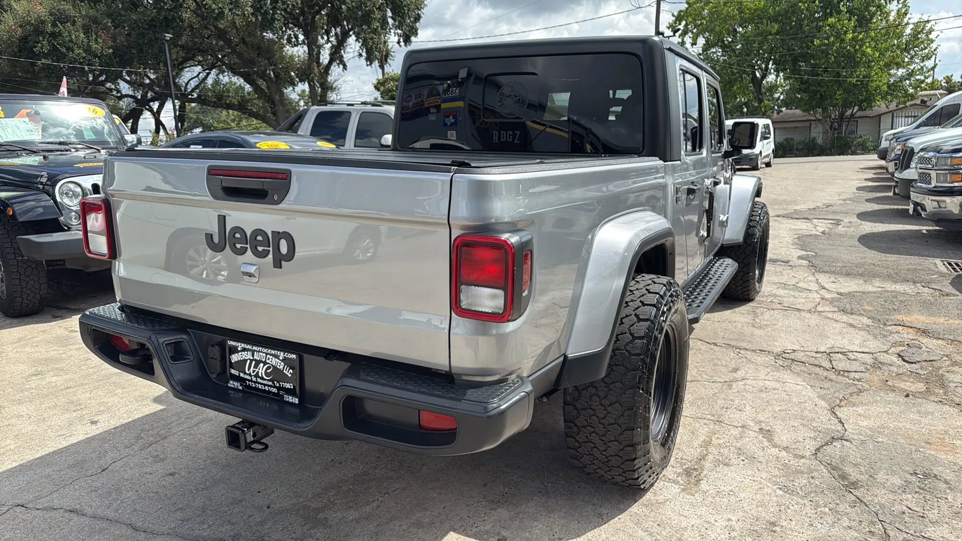 Used 2021 Jeep Gladiator Sport image 7