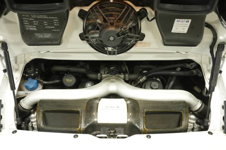 Used 2013 Porsche 911 Turbo S image 27