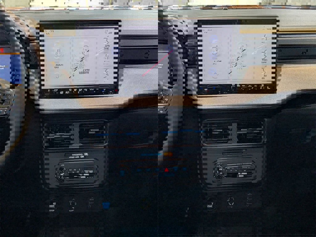 New 2026 Ford Maverick XLT w/ XLT Luxury Package image 13