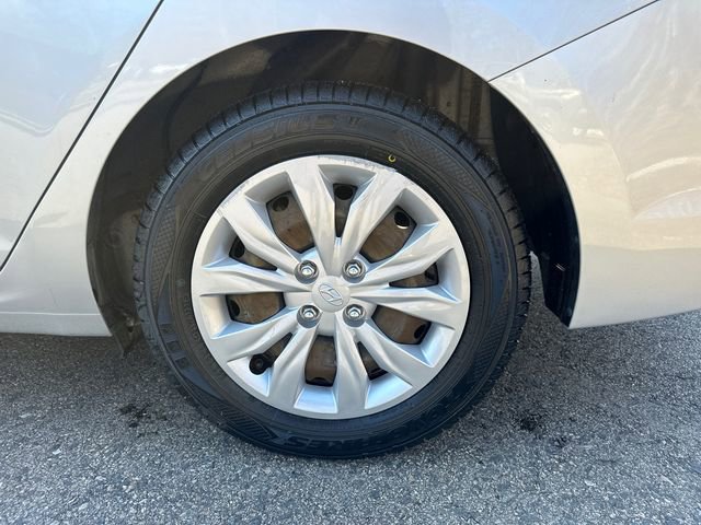 Used 2019 Hyundai Accent SE image 14