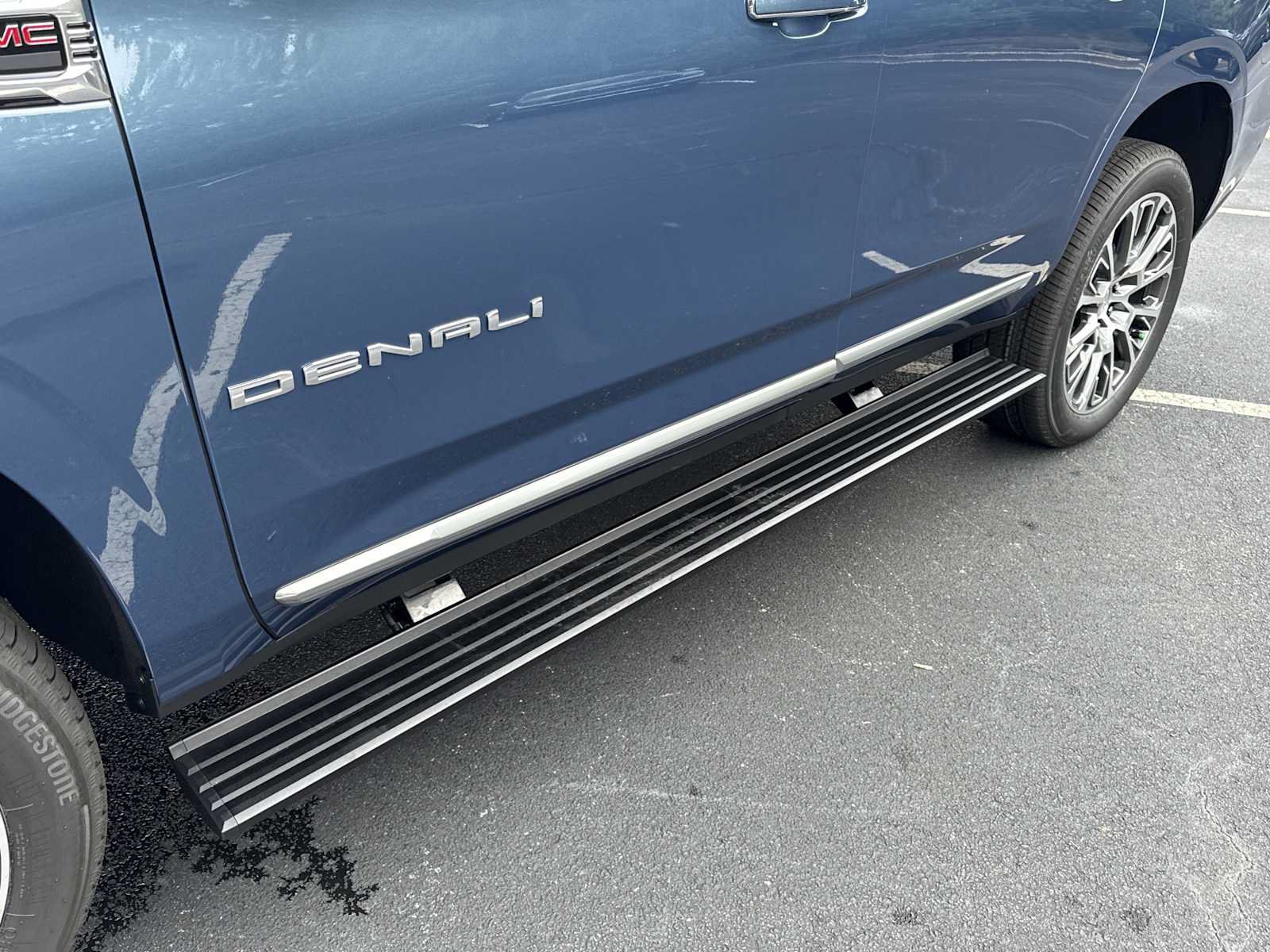 New 2026 GMC Yukon Denali w/ Sun & Power Step Package RWD image 34