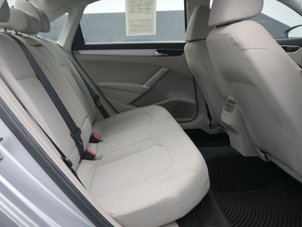 Used 2018 Volkswagen Passat 2.0T S image 11