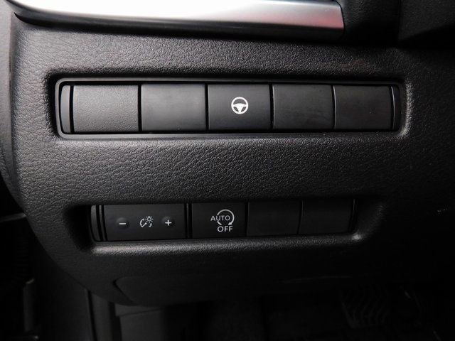 Used 2023 Nissan Rogue SV image 42