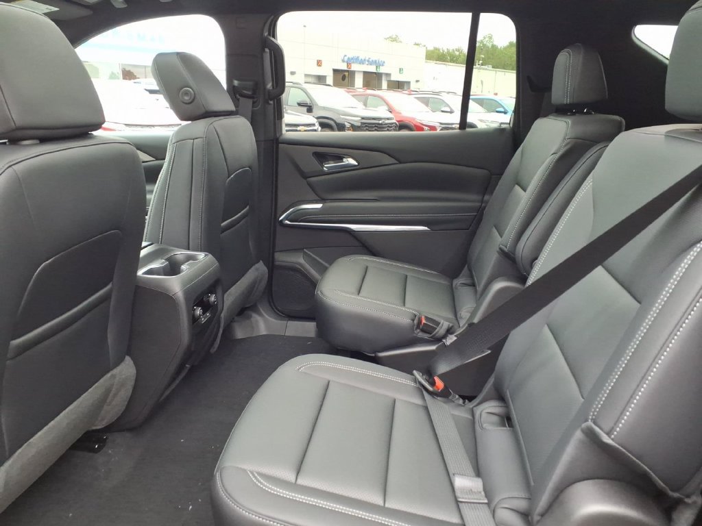 New 2027 Chevrolet Traverse LT w/ Sun and Wheel Package AWD/4WD image 14