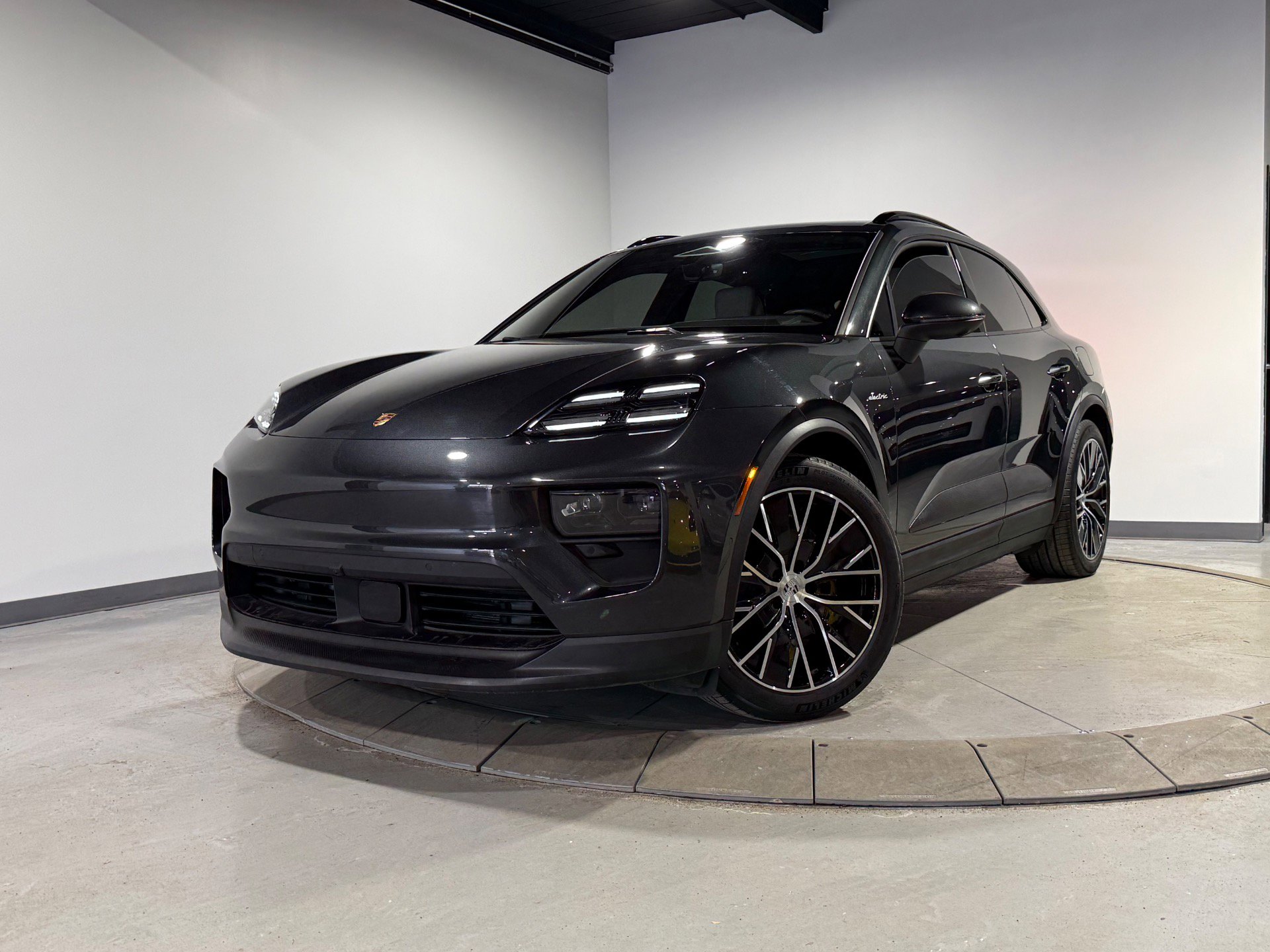 Used 2024 Porsche Macan 4 Electric w/ Premium Package image 3