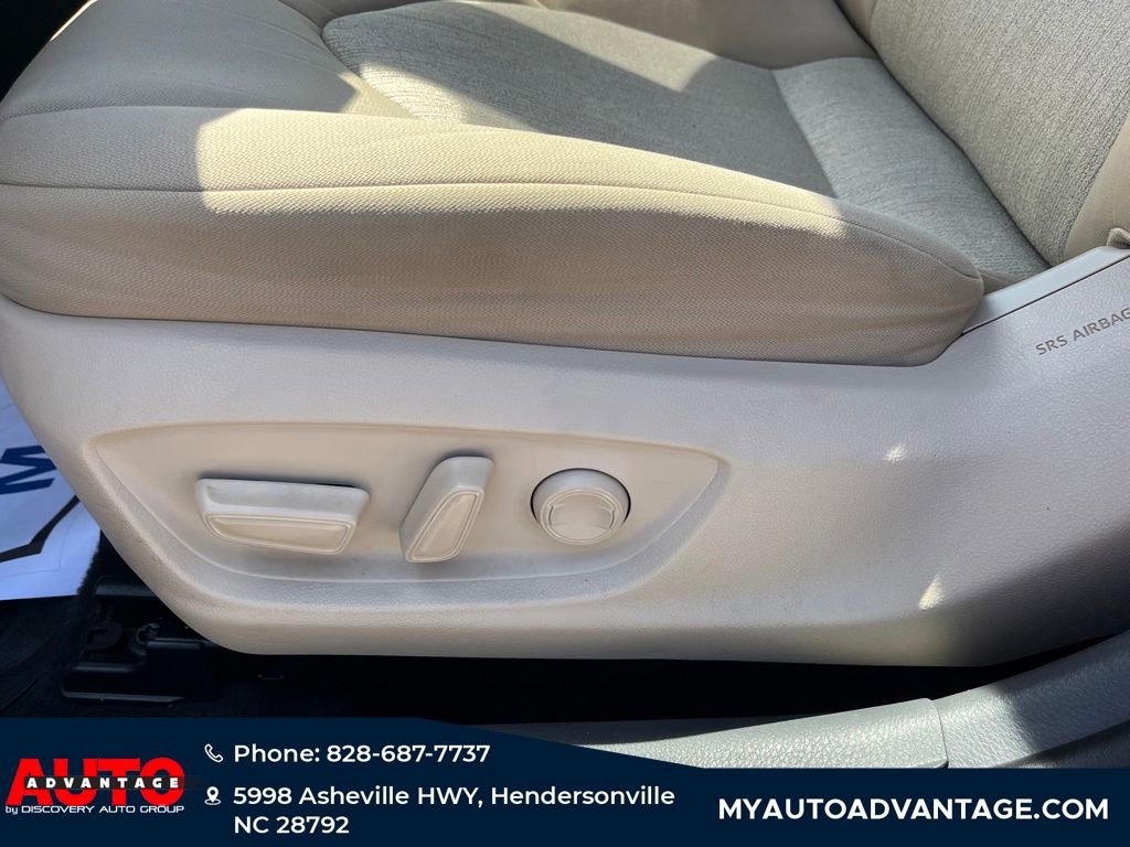 Used 2019 Toyota Camry LE FWD image 22