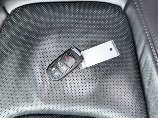 Used 2019 Jeep Cherokee Limited w/ Technology Group image 32