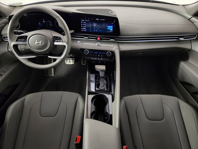 Certified 2025 Hyundai Elantra SEL FWD image 13