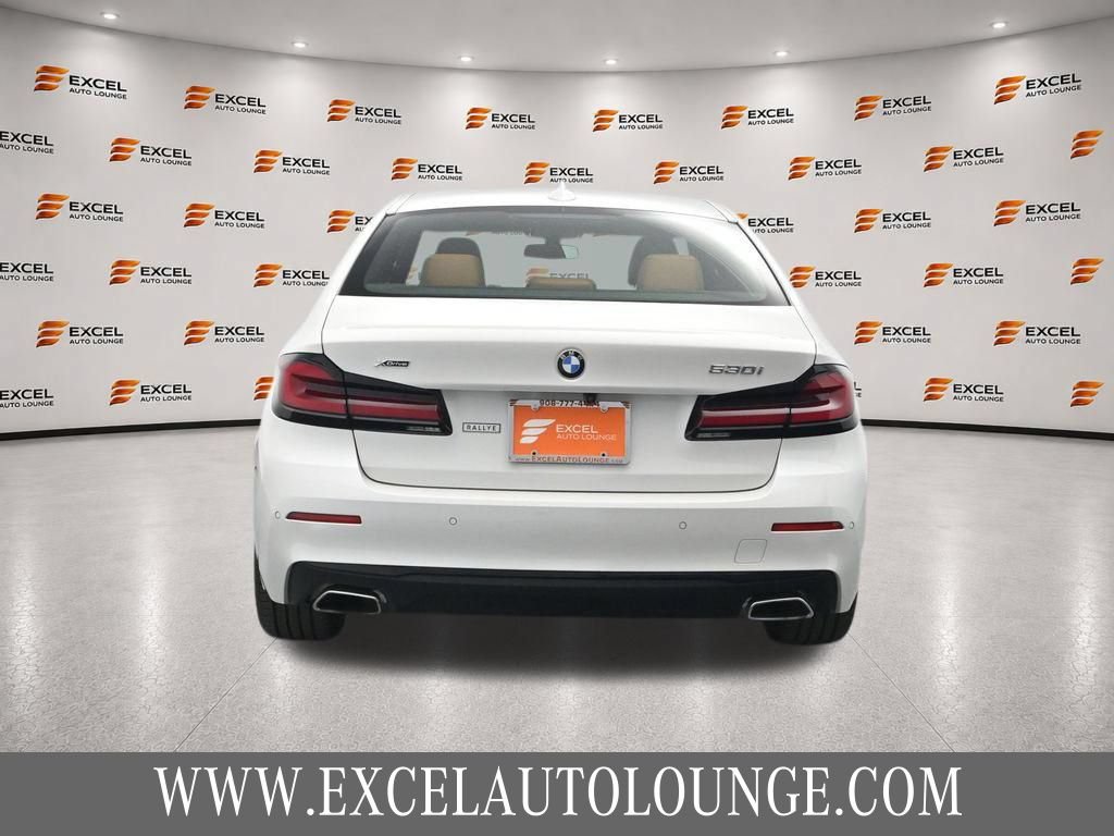 Used 2023 BMW 530i xDrive w/ Premium Package AWD/4WD image 4