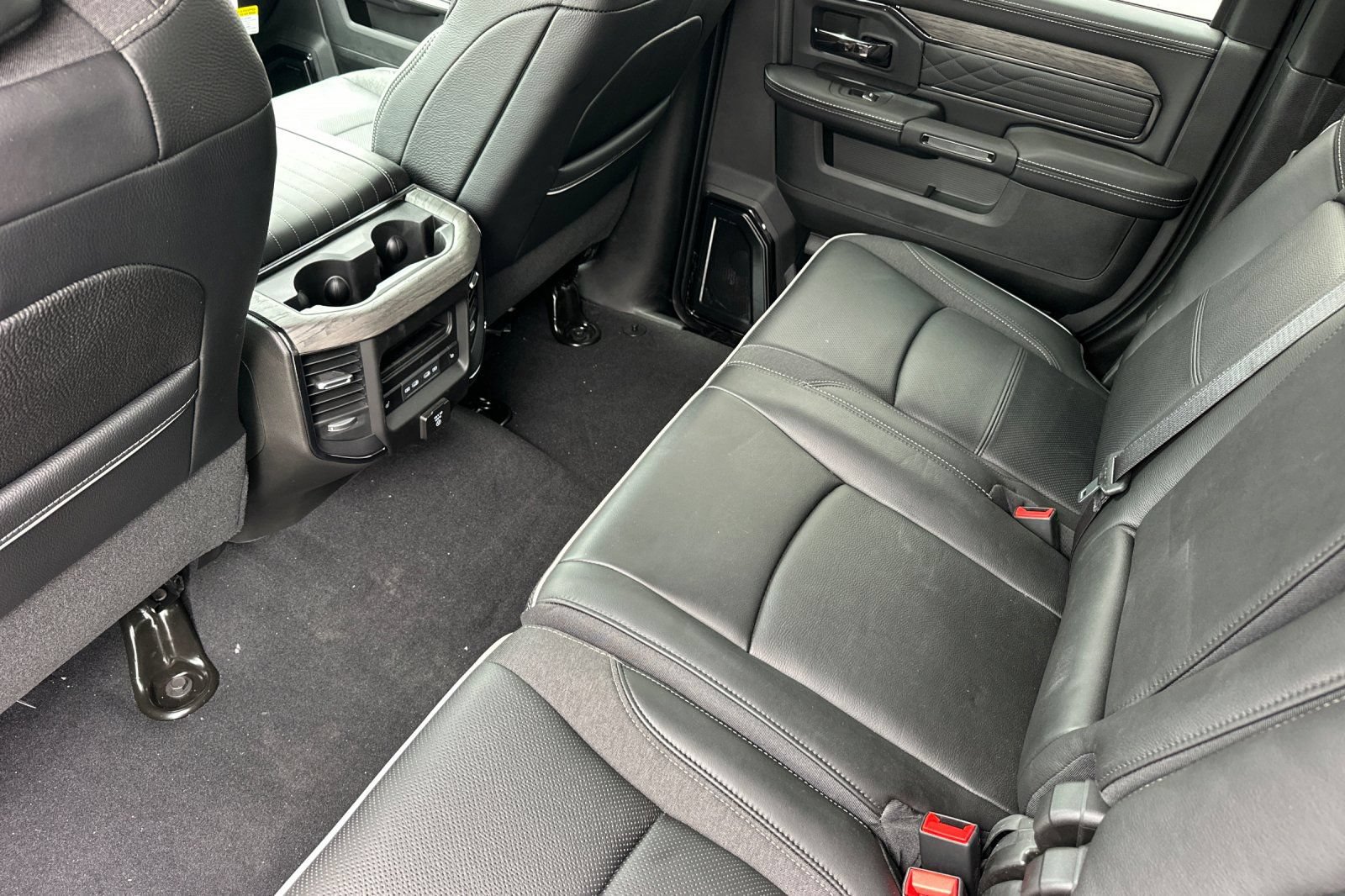 New 2026 RAM 2500 Limited AWD/4WD image 11