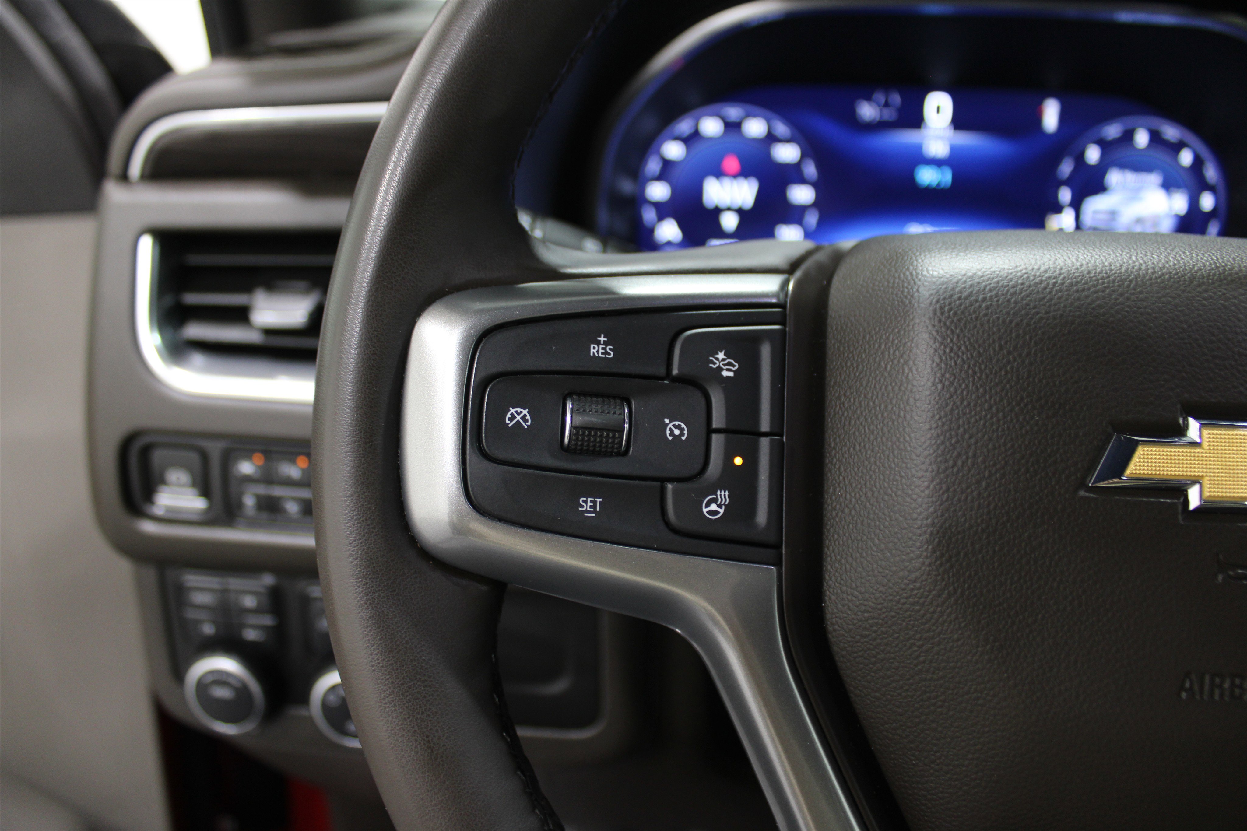 Used 2024 Chevrolet Tahoe LT w/ Luxury Package image 11