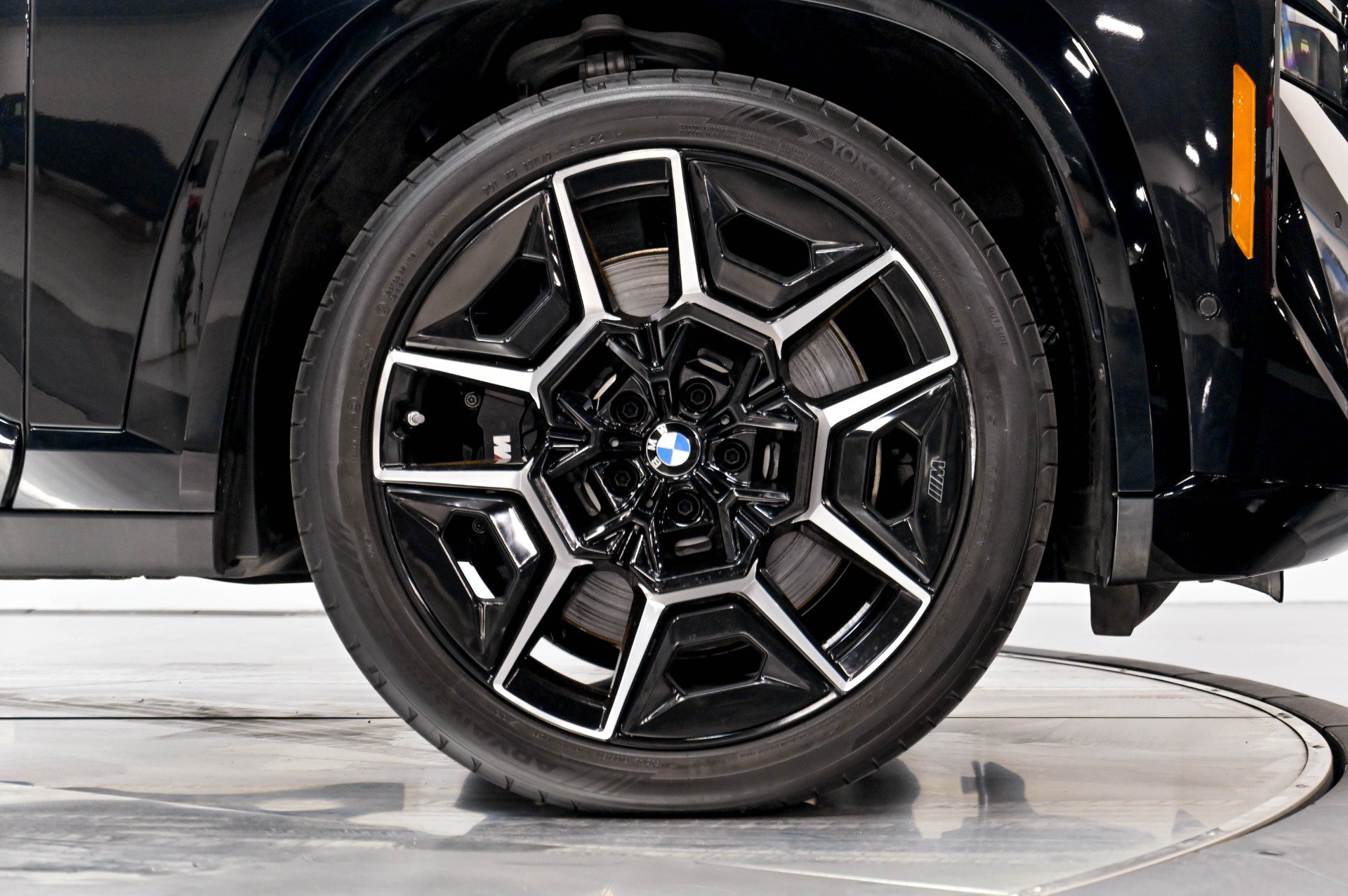 Used 2023 BMW XM AWD/4WD image 22