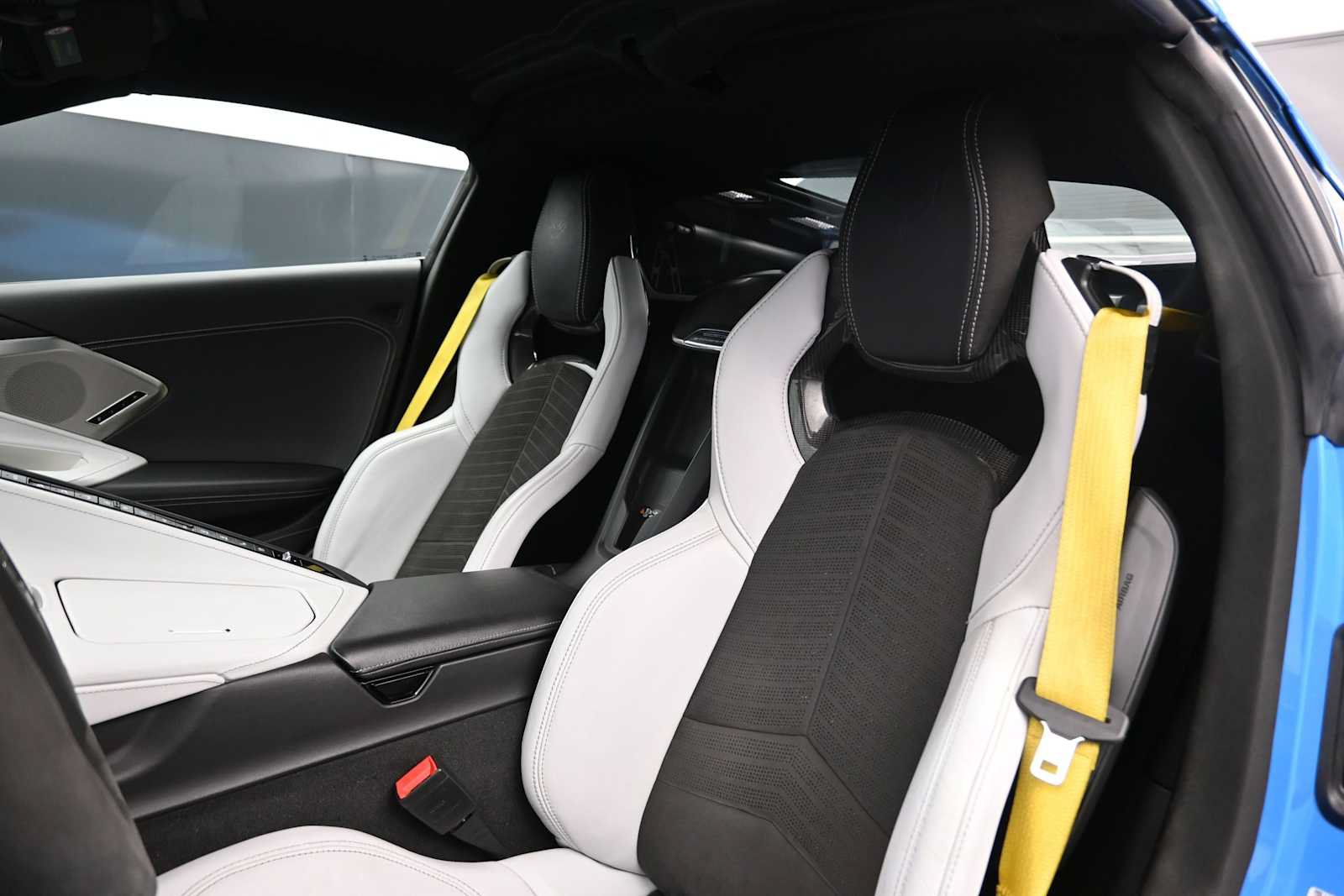 Used 2021 Chevrolet Corvette Stingray Preferred Cpe w/ Engine Appearance Package RWD image 5