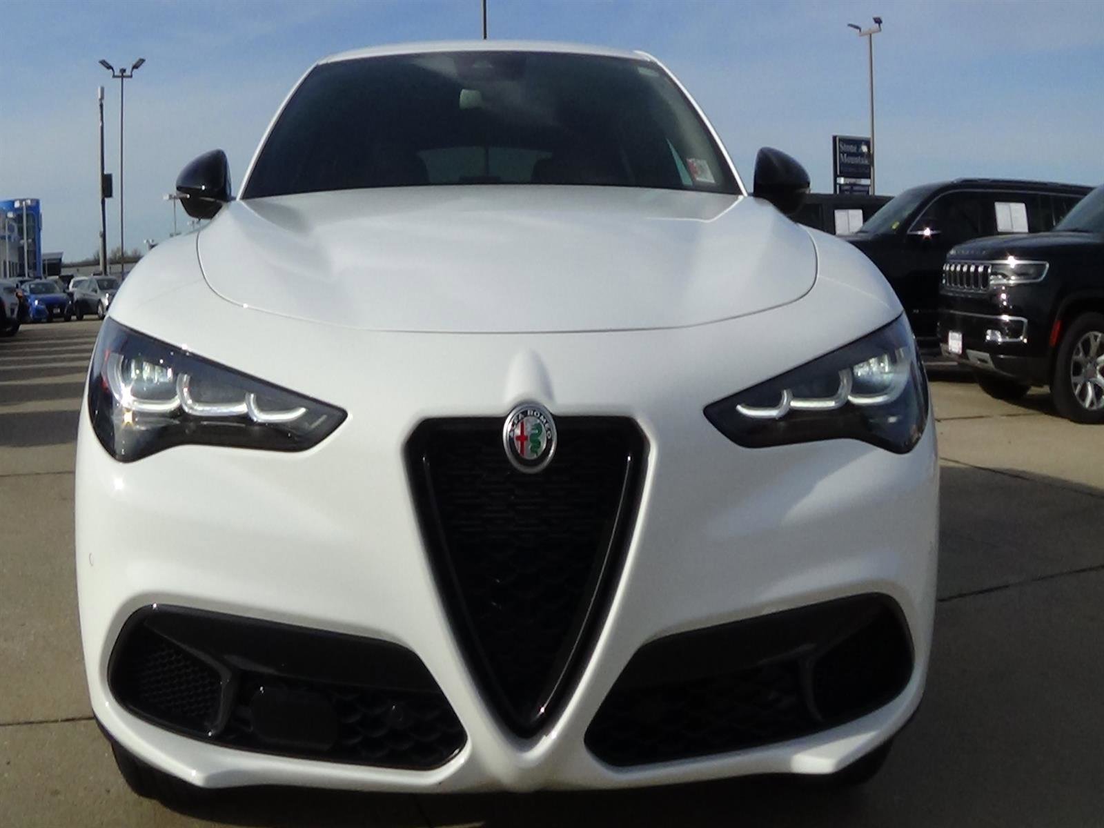 Used 2024 Alfa Romeo Stelvio Sprint AWD/4WD image 3