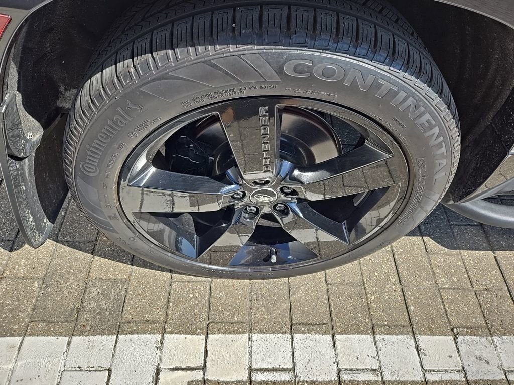 Certified 2024 Land Rover Defender 90 V8 AWD/4WD image 12