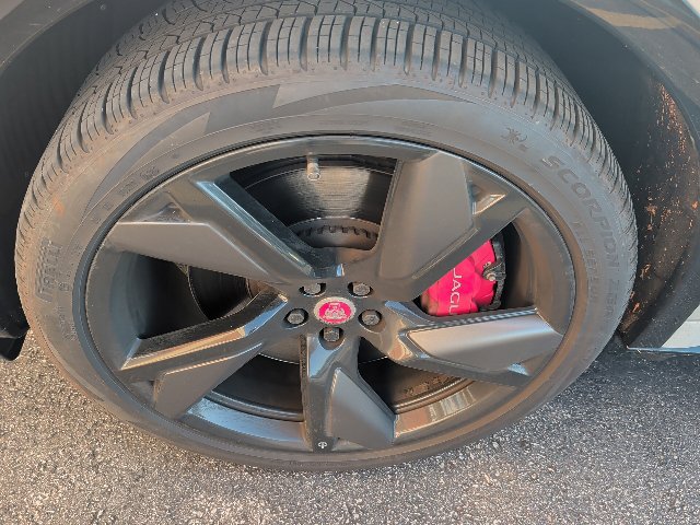 Used 2023 Jaguar F-PACE SVR AWD/4WD image 10