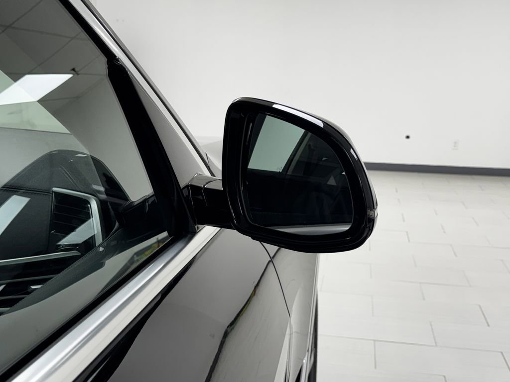 Used 2022 BMW X7 xDrive40i w/ Executive Package image 33