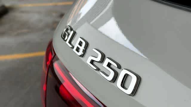 Used 2026 Mercedes-Benz GLB 250 4MATIC image 10