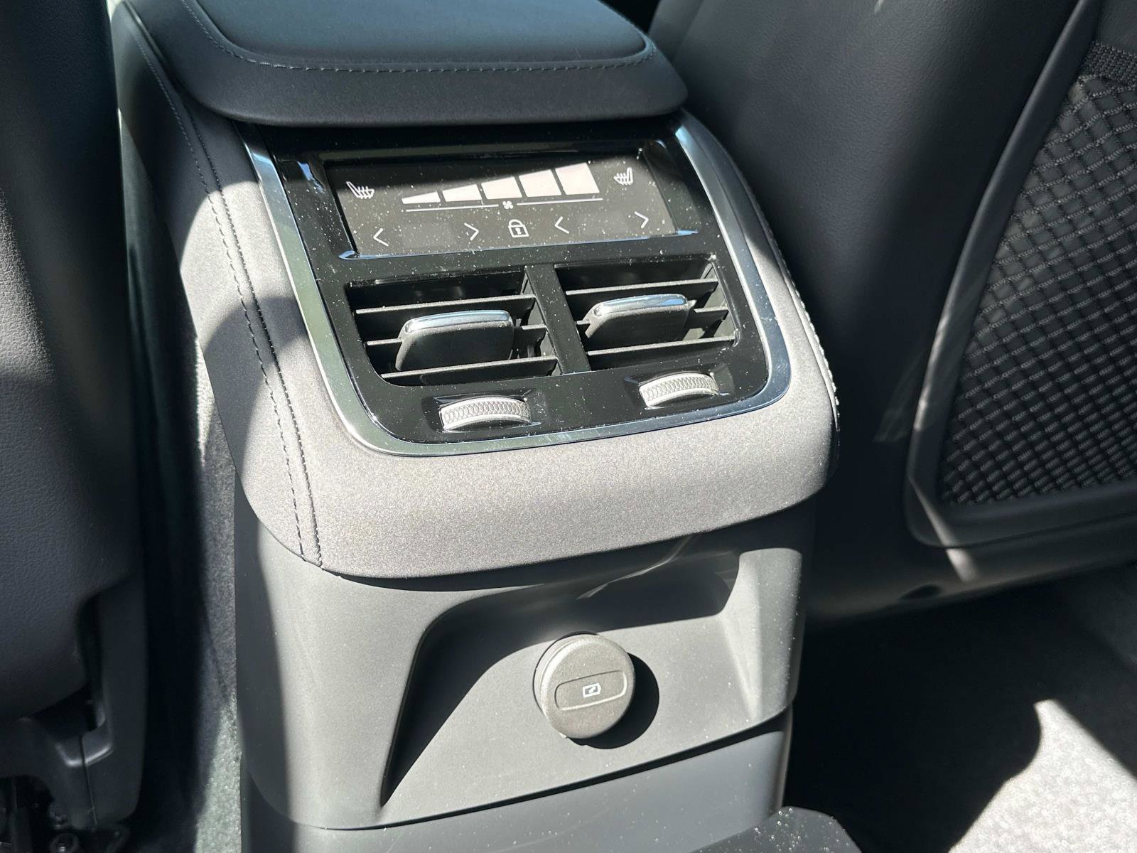 New 2026 Volvo XC90 T8 Plus image 9