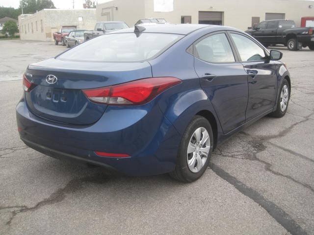 Used 2016 Hyundai Elantra SE FWD image 5