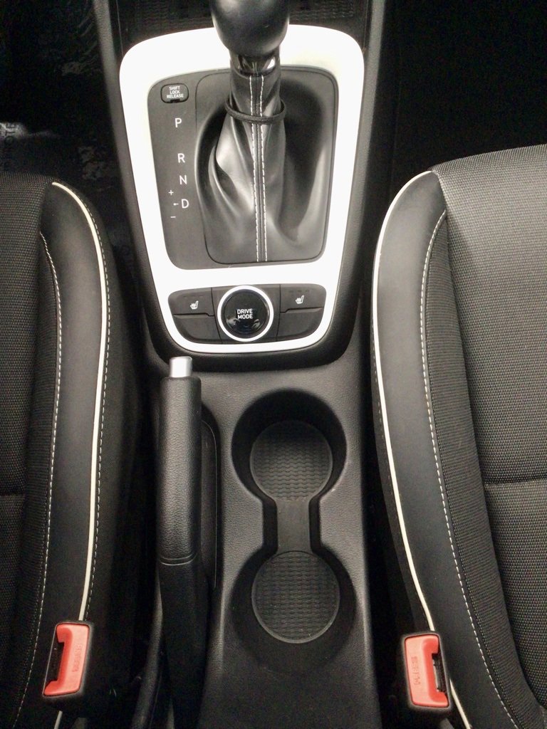 Used 2023 Hyundai Venue Limited w/ Cargo Package image 27