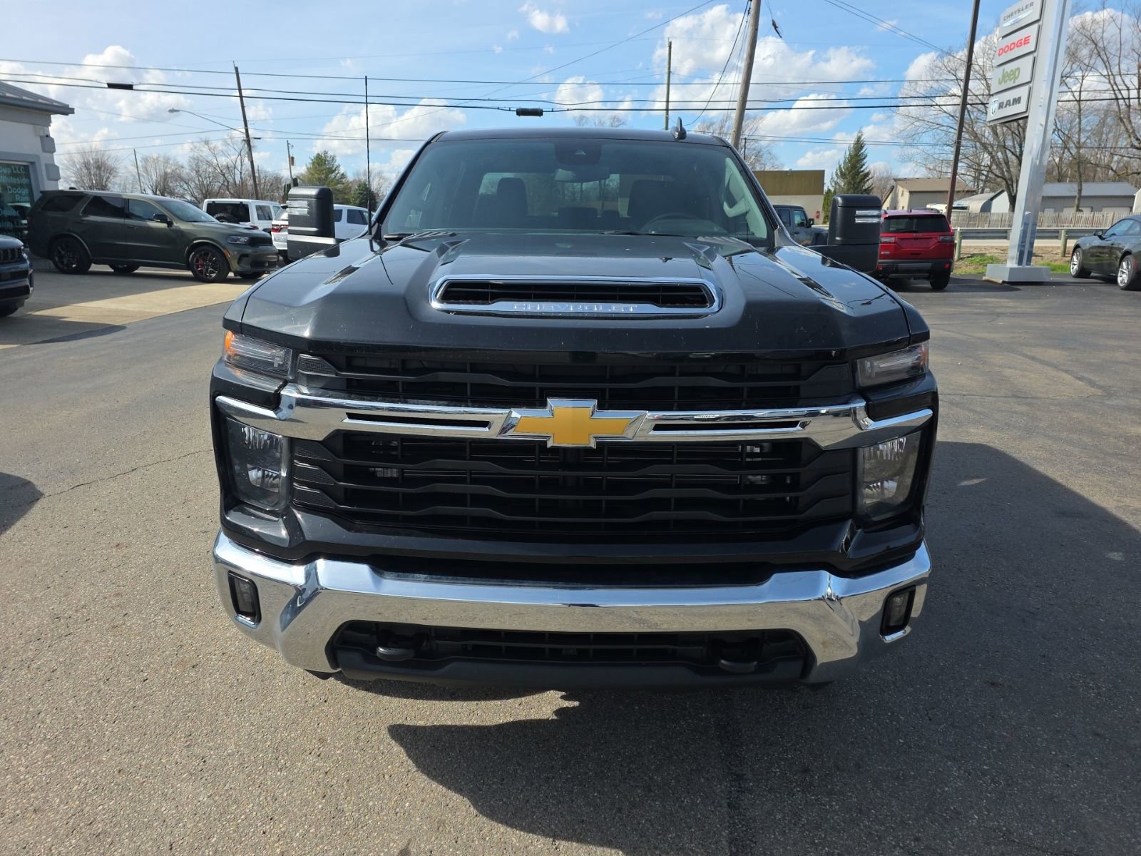 Used 2025 Chevrolet Silverado 2500 LT w/ Convenience Package image 8