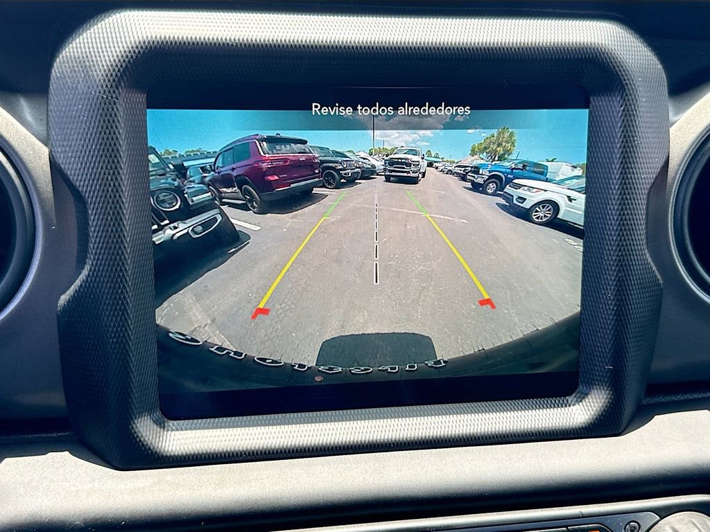 Used 2023 Jeep Wrangler Unlimited w/ Sun & Screen Package AWD/4WD image 15