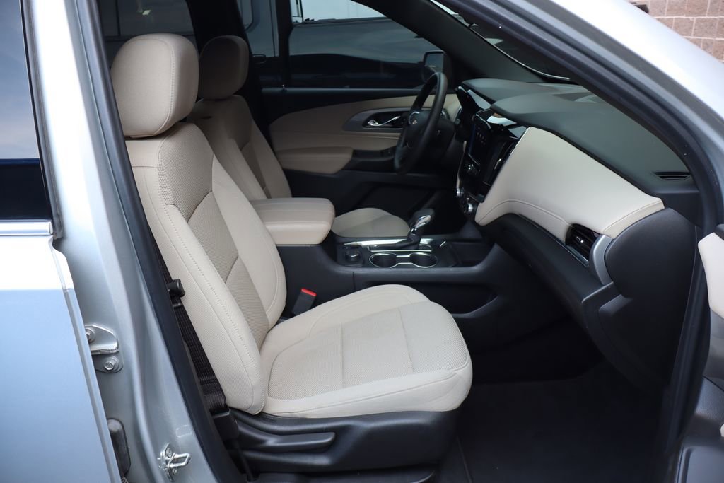 Used 2022 Chevrolet Traverse LS AWD/4WD image 43
