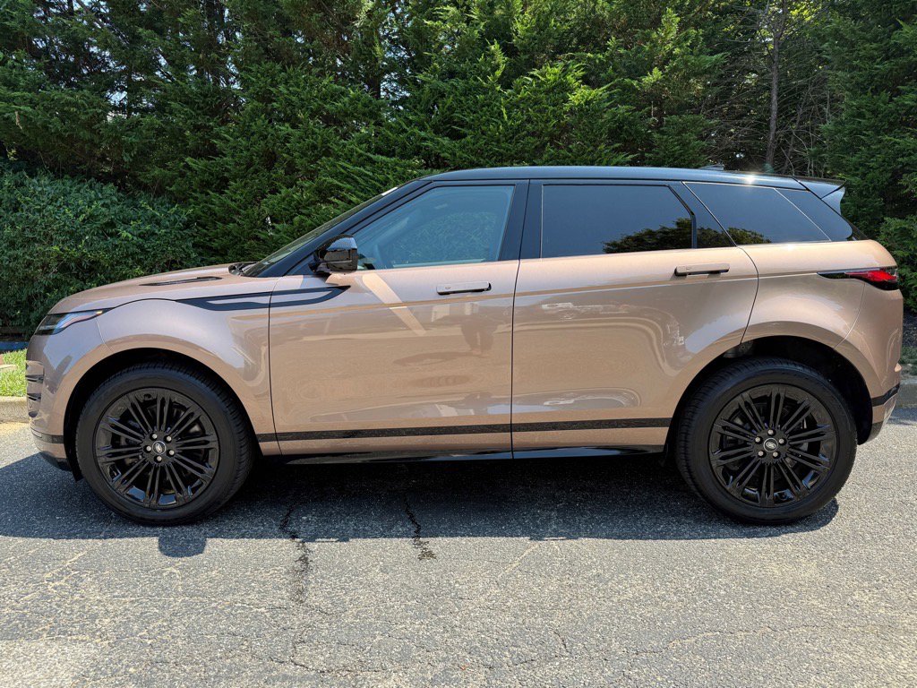 Used 2025 Land Rover Range Rover Evoque Dynamic SE image 2