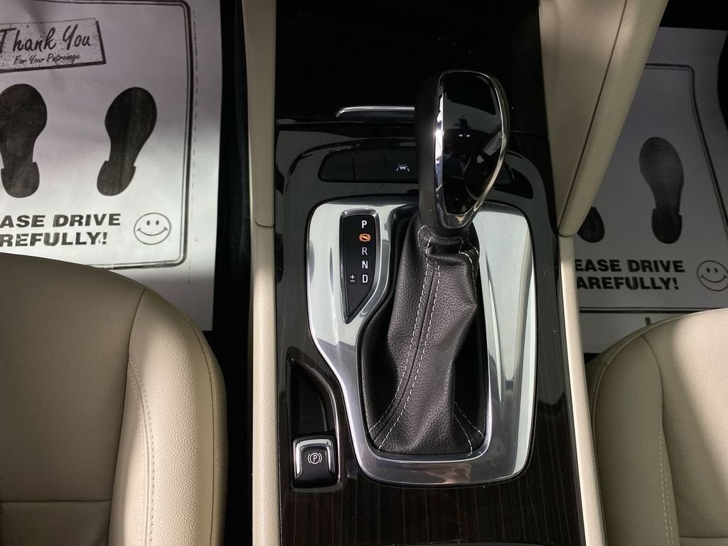 Certified 2018 Buick Regal Essence w/ Driver Confidence Package #1 AWD/4WD image 19