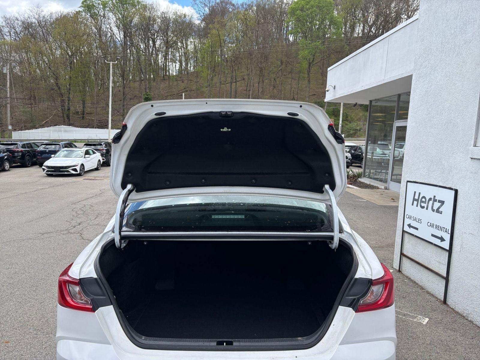 Used 2025 Toyota Camry SE FWD image 32