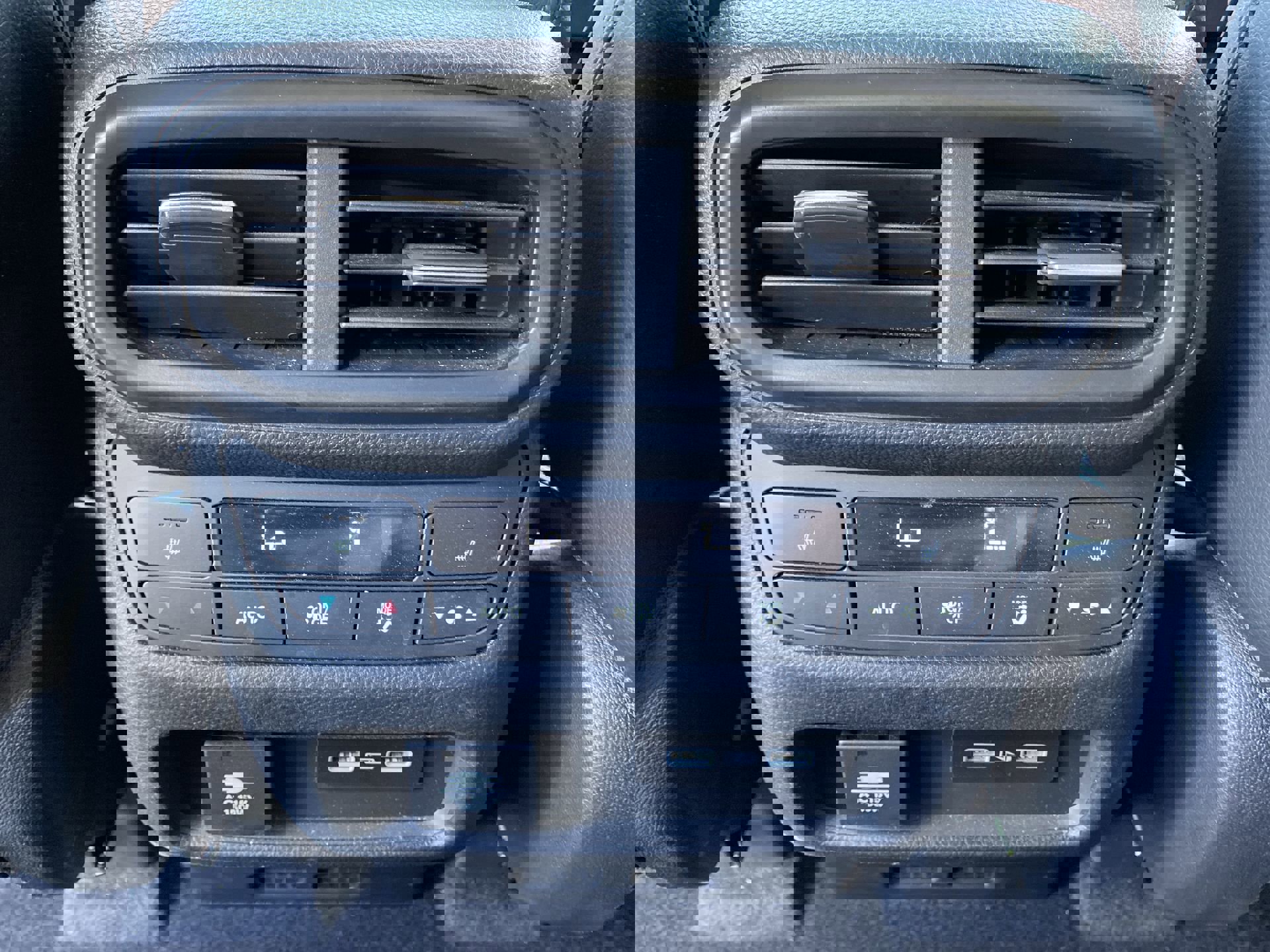 Used 2023 Honda Pilot Elite image 23