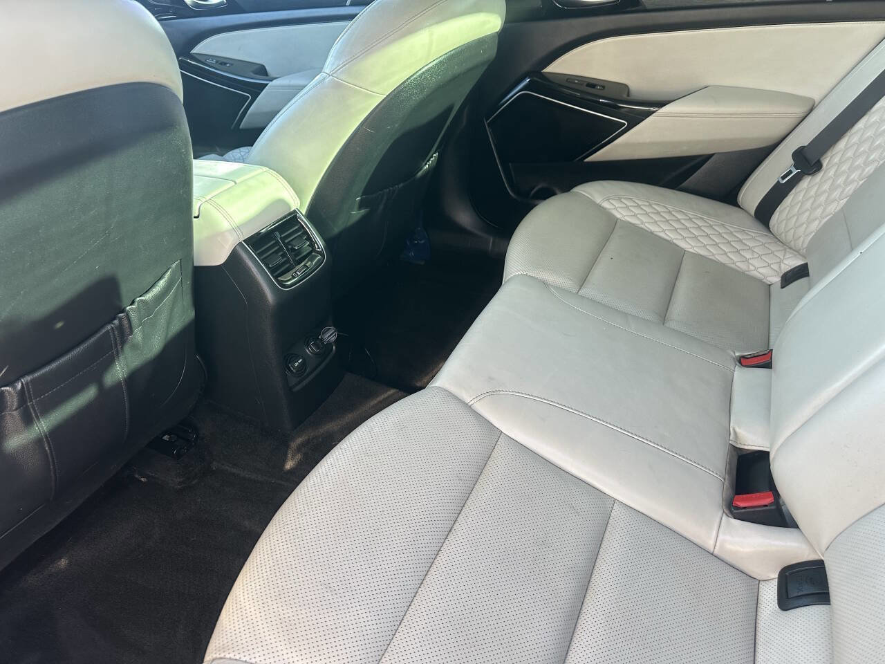 Used 2017 Kia Cadenza Limited image 4