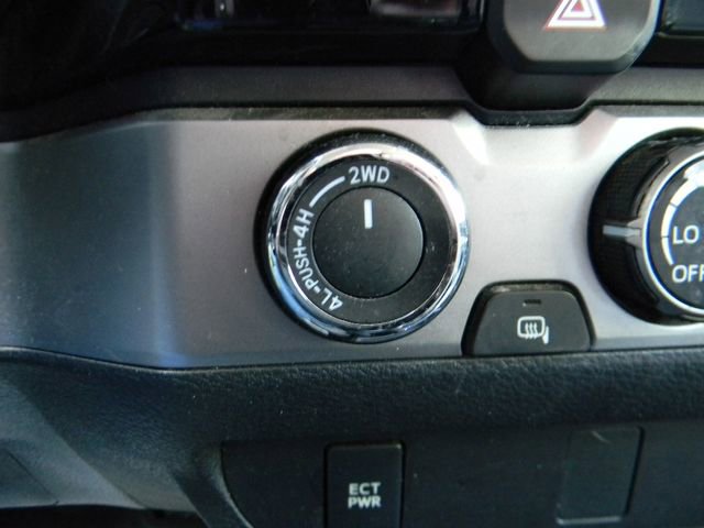 Used 2017 Toyota Tacoma SR5 AWD/4WD image 16