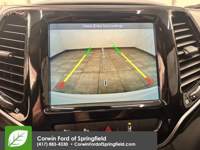 Used 2019 Jeep Cherokee Overland w/ Technology Group image 24