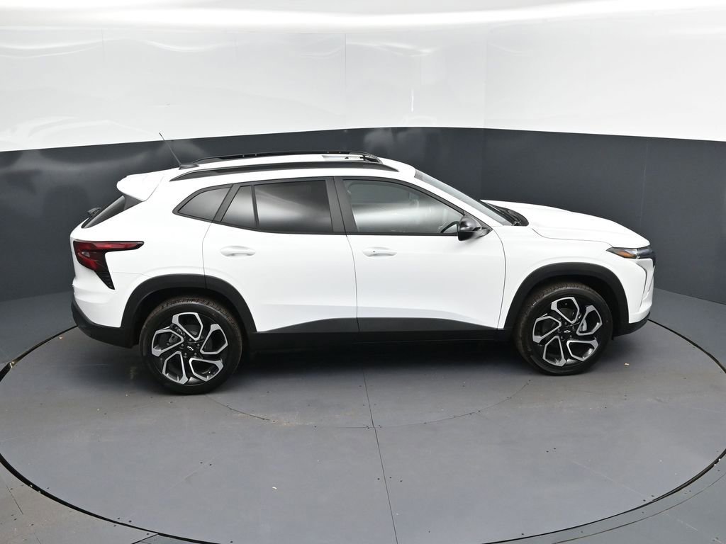 New 2026 Chevrolet Trax RS w/ Sunroof Package FWD image 34