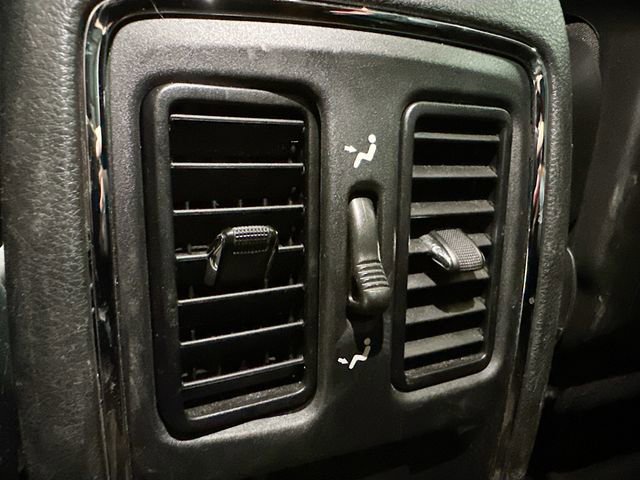 Used 2019 Jeep Grand Cherokee Altitude image 27