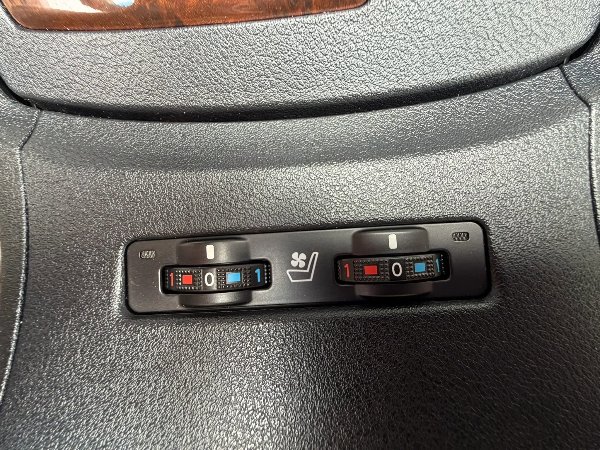 Used 2010 Lexus ES 350 FWD image 36