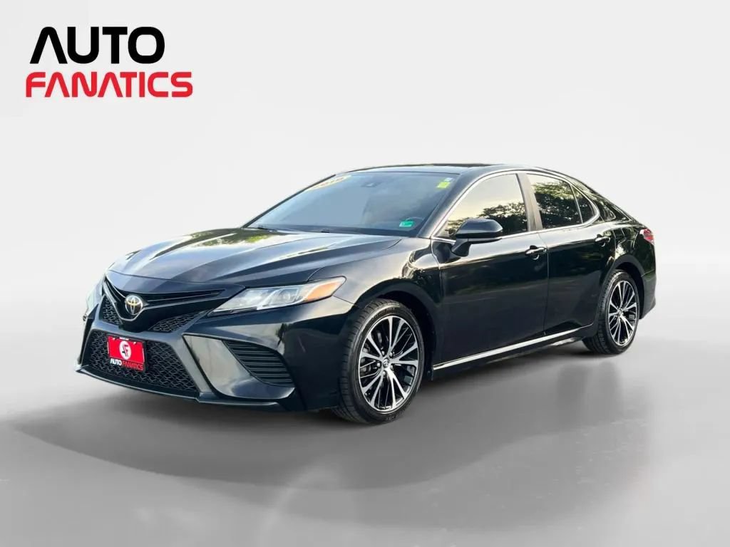 Used 2018 Toyota Camry SE FWD image 1