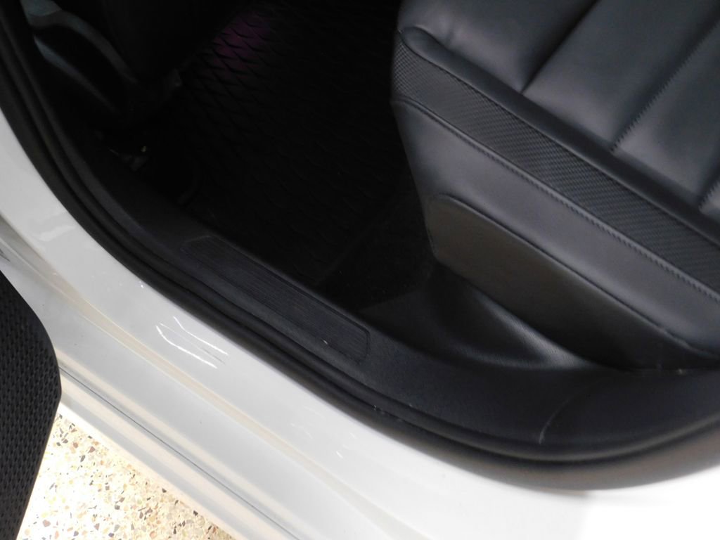 Used 2025 Volkswagen Golf R Black Edition image 71