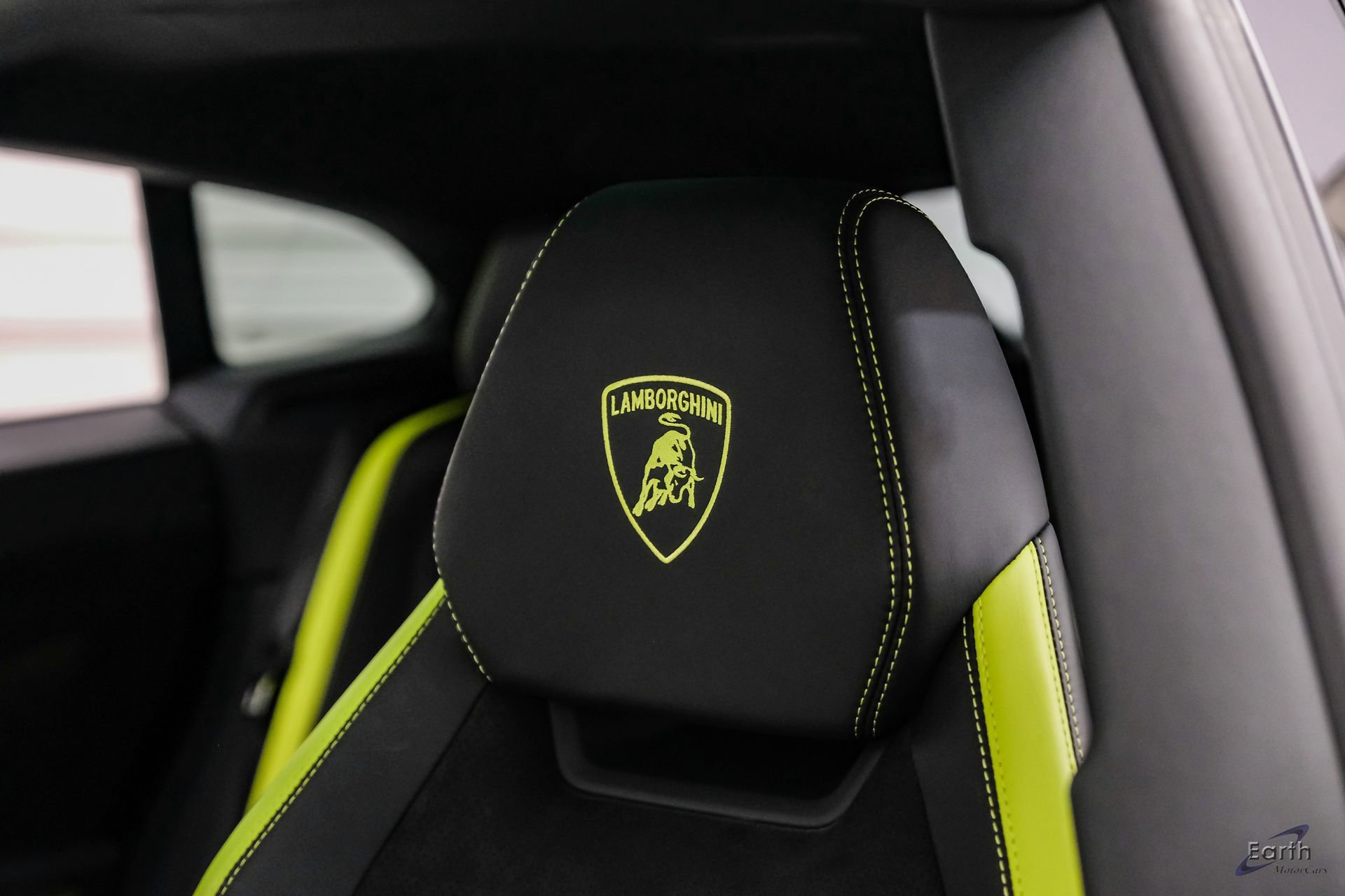 Used 2022 Lamborghini Urus AWD/4WD image 45