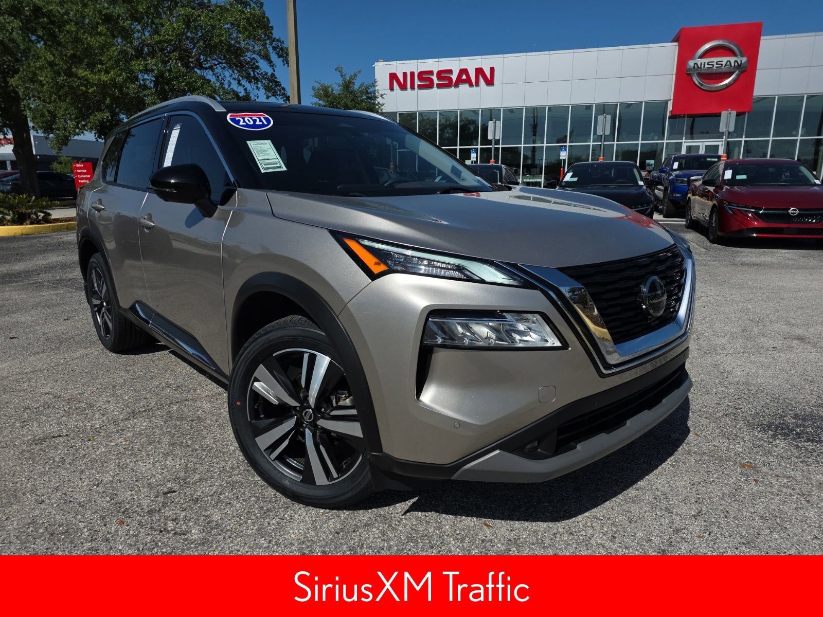 Used 2021 Nissan Rogue SL w/ Premium Package image 3