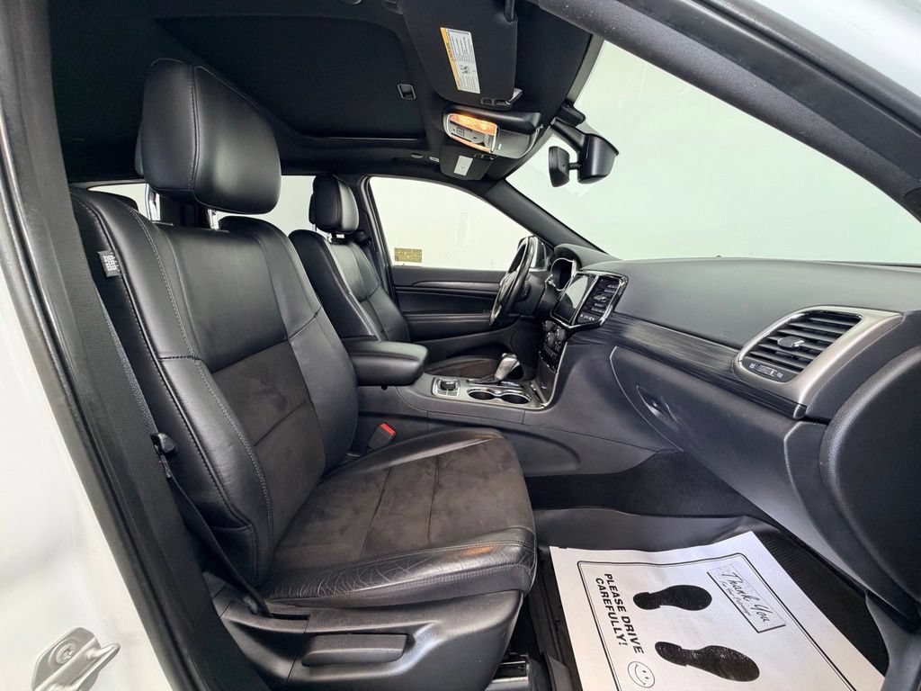 Used 2020 Jeep Grand Cherokee Altitude AWD/4WD image 9