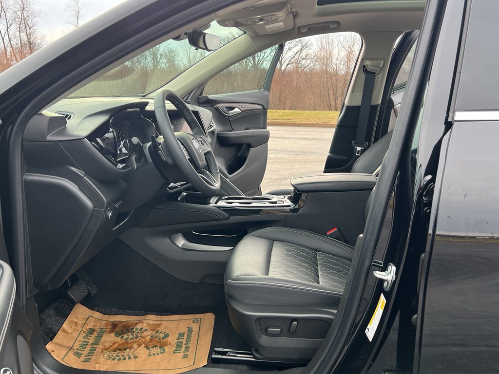 Used 2023 Buick Envision Avenir image 14