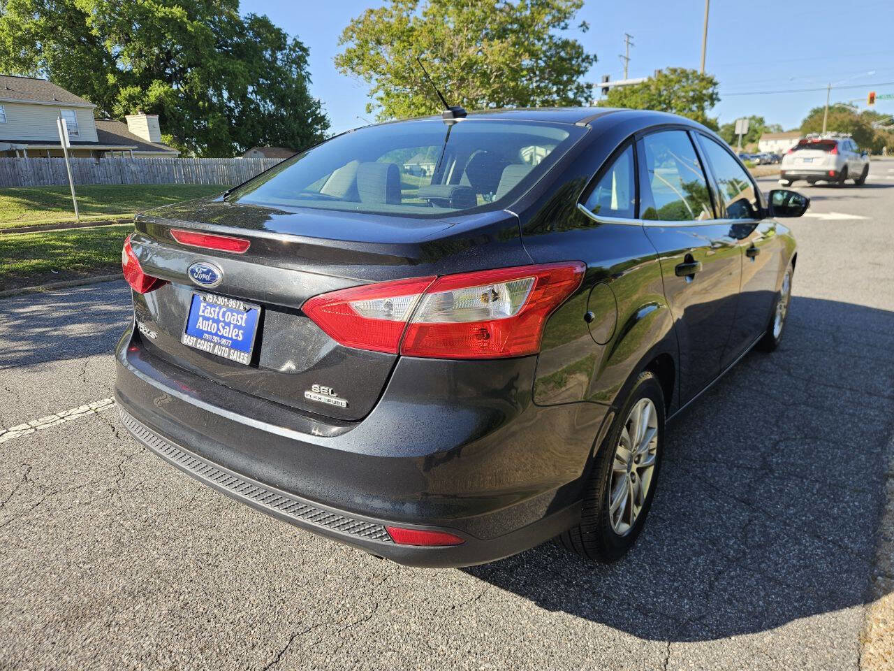 Used 2012 Ford Focus SEL FWD image 6