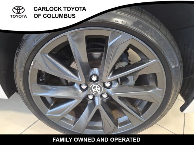 Used 2025 Toyota Corolla SE w/ Convenience Package FWD image 11