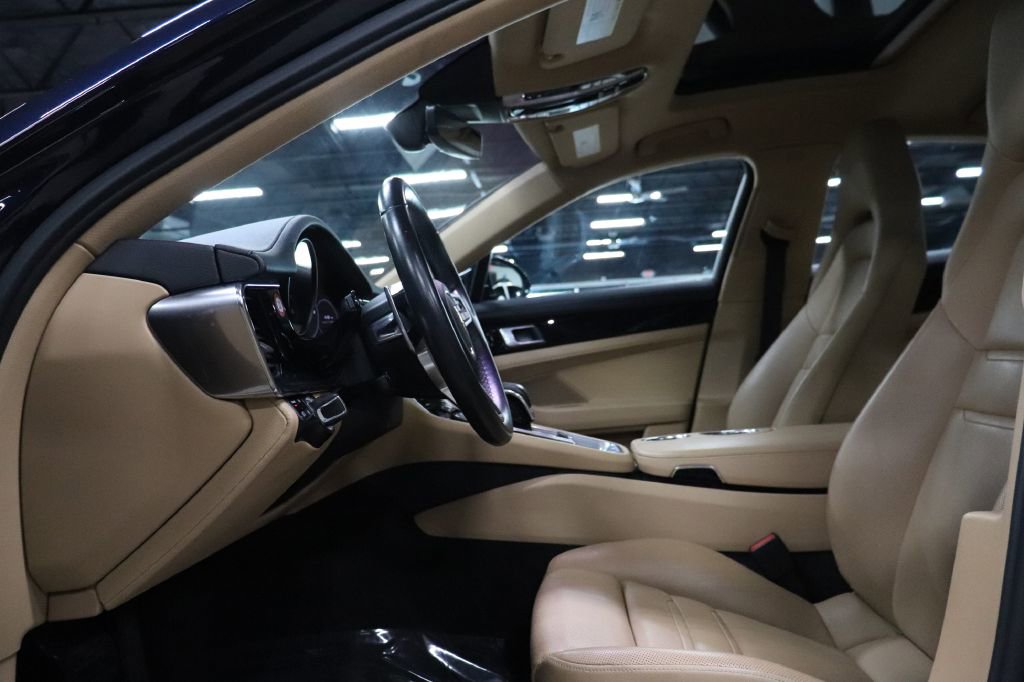 Used 2020 Porsche Panamera image 10