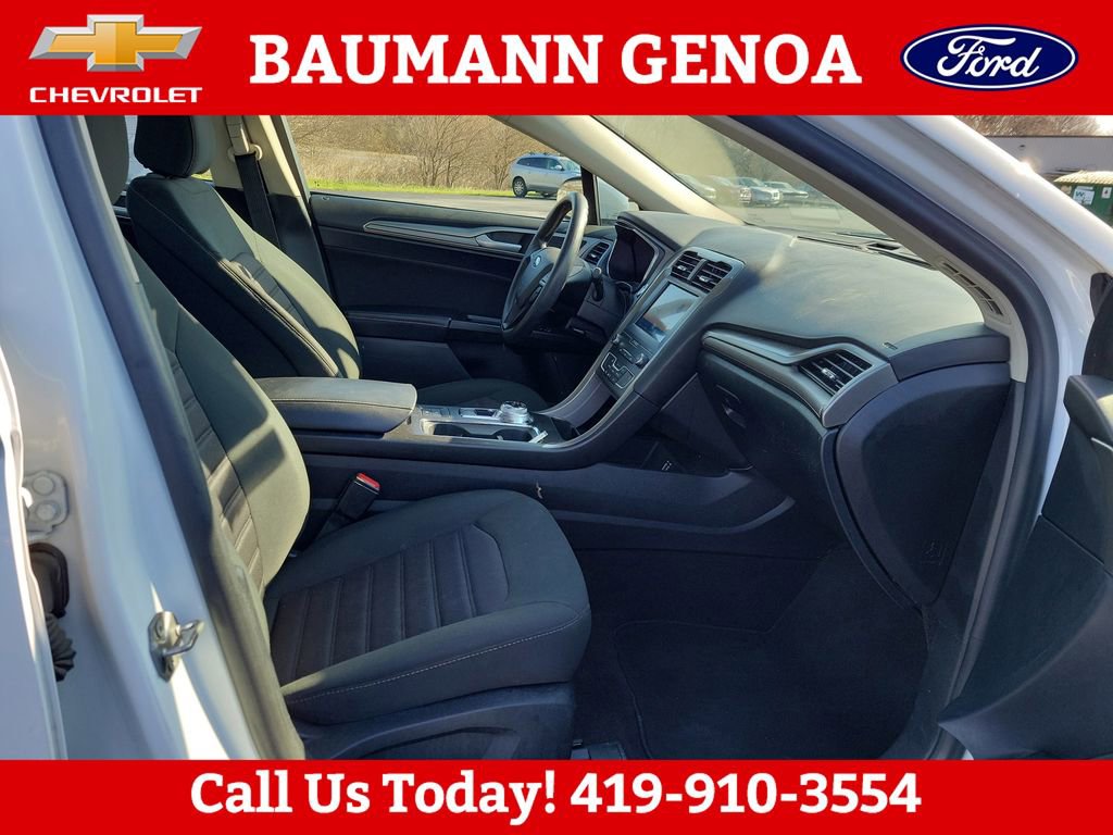 Used 2020 Ford Fusion SE FWD image 12